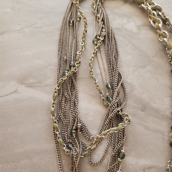 ✨ Talbots Necklace Multi Strand Green Silver Chain Fabric Raffia Beaded Peppy ✨ - Picture 3 of 6